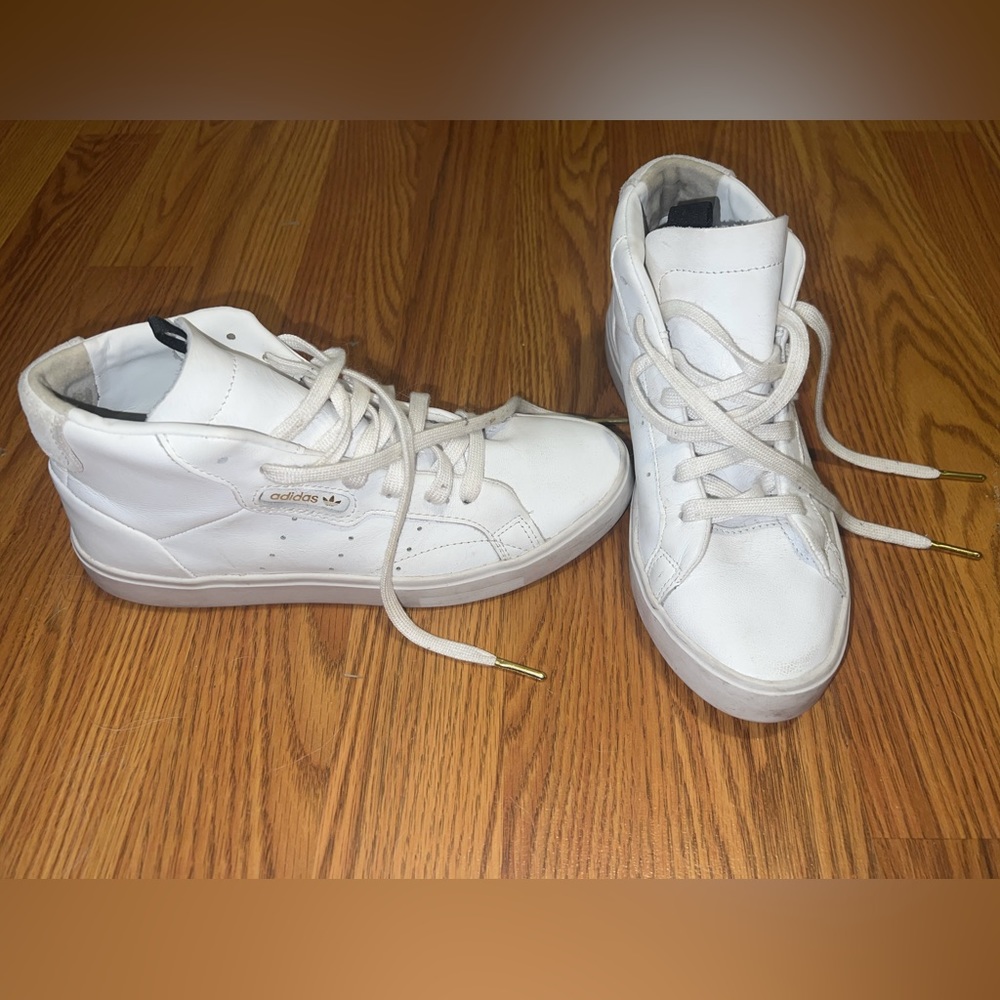 White Adidas Sleek size 6 sneakers